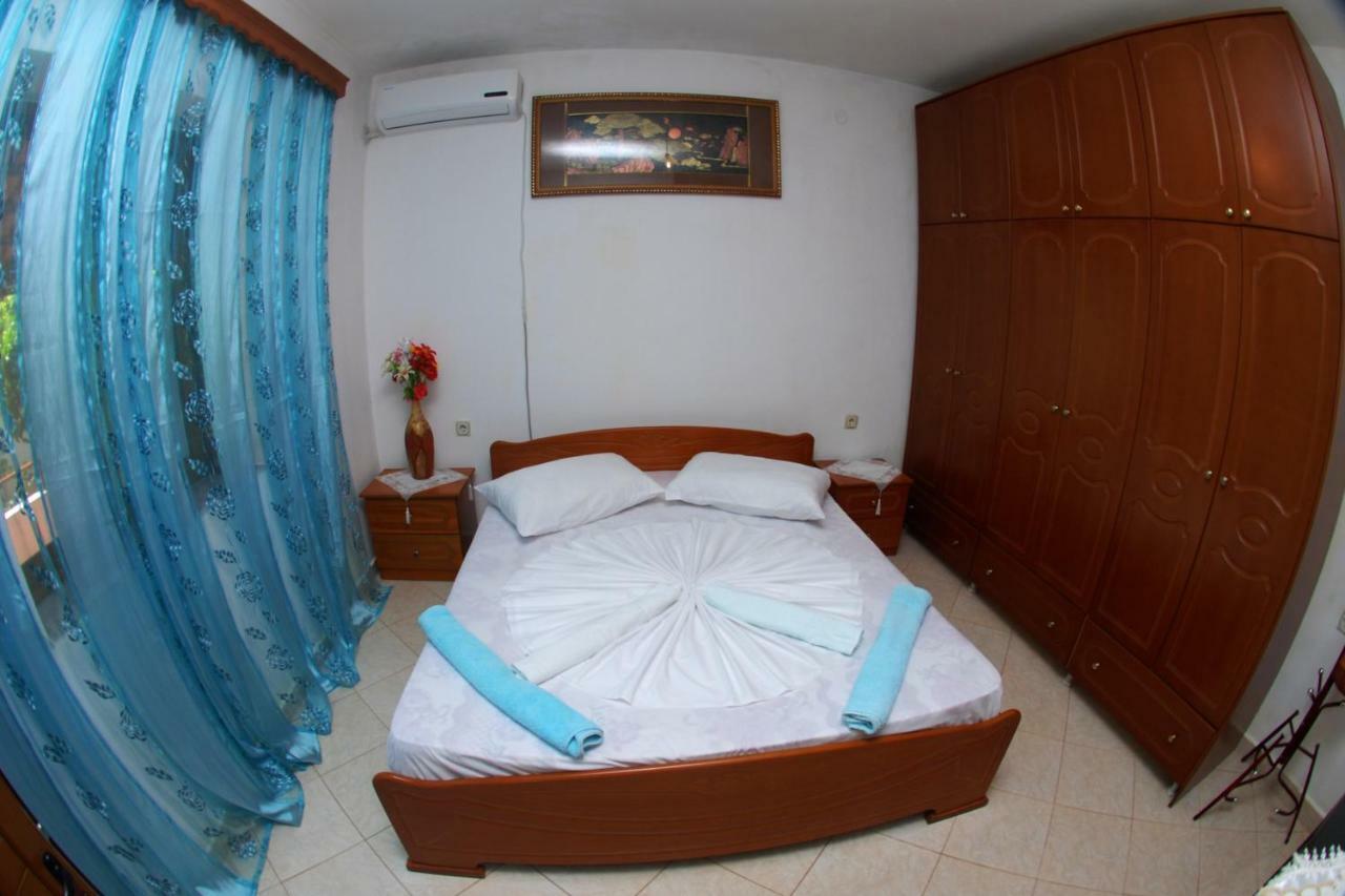 Vila Ronaldo Apartment Ksamil Exterior photo