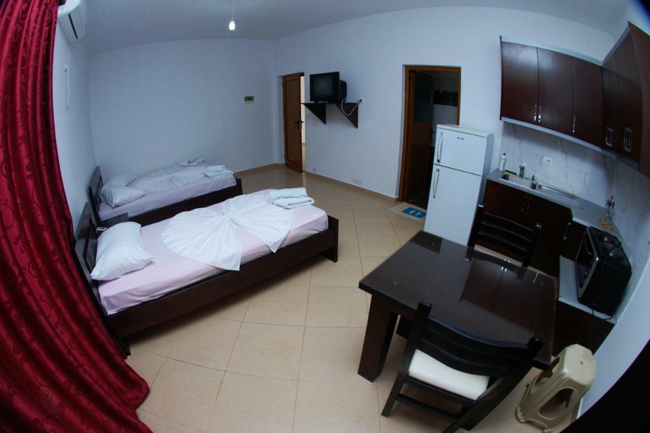 Vila Ronaldo Apartment Ksamil Exterior photo
