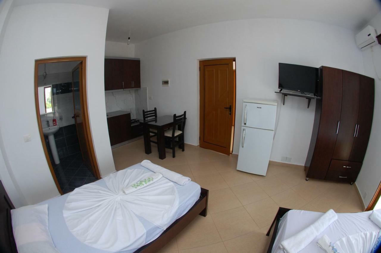 Vila Ronaldo Apartment Ksamil Exterior photo