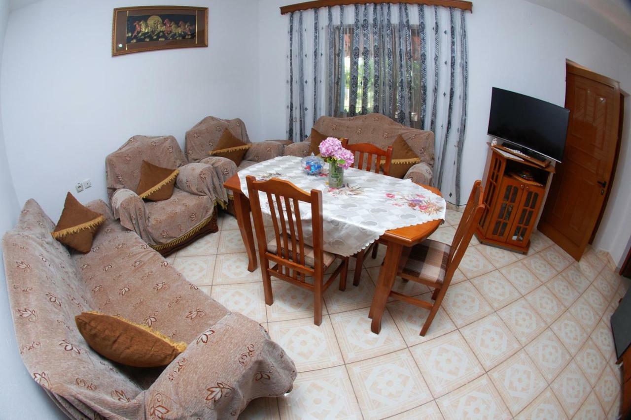 Vila Ronaldo Apartment Ksamil Exterior photo